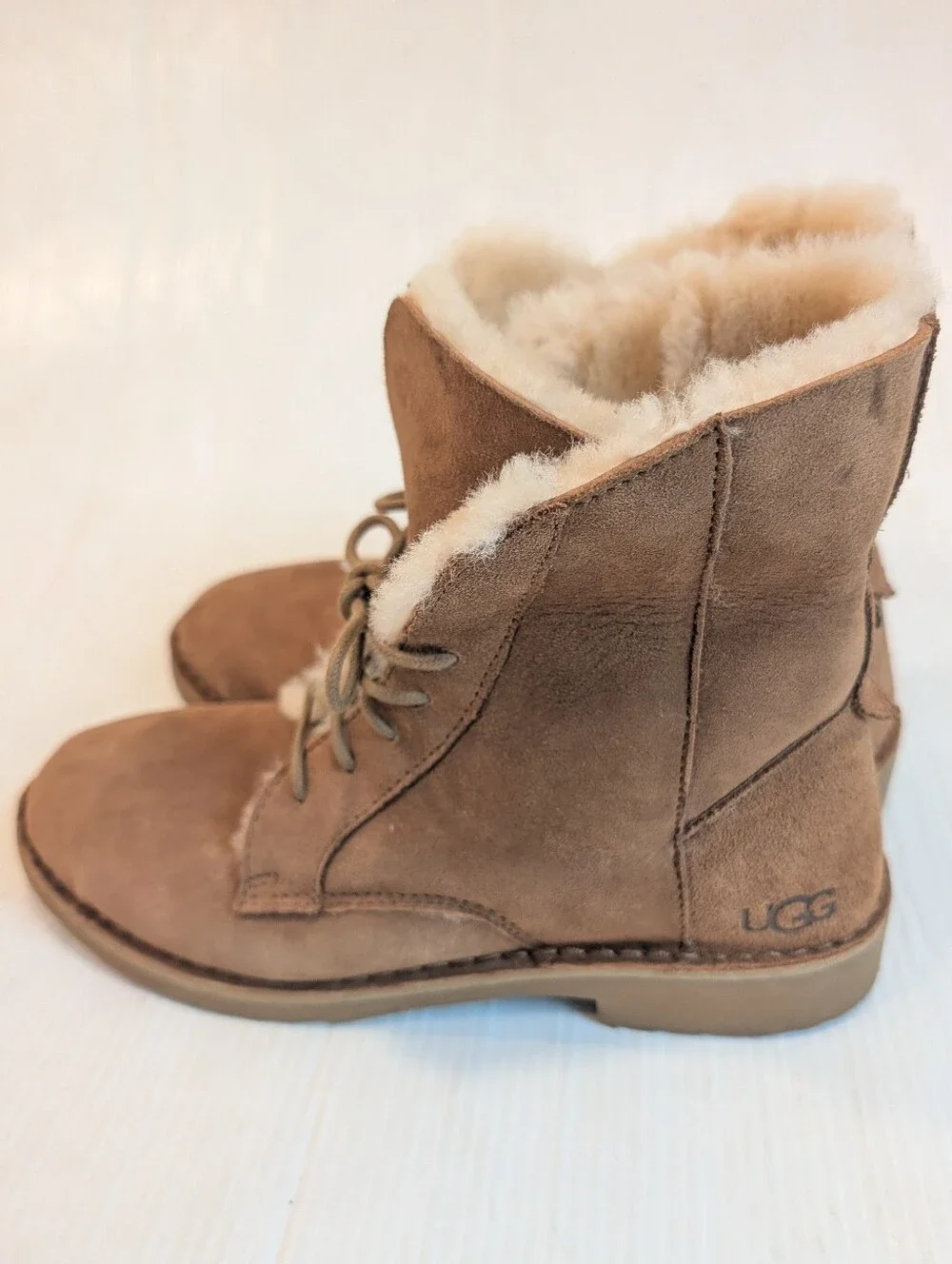UGG quincy suede